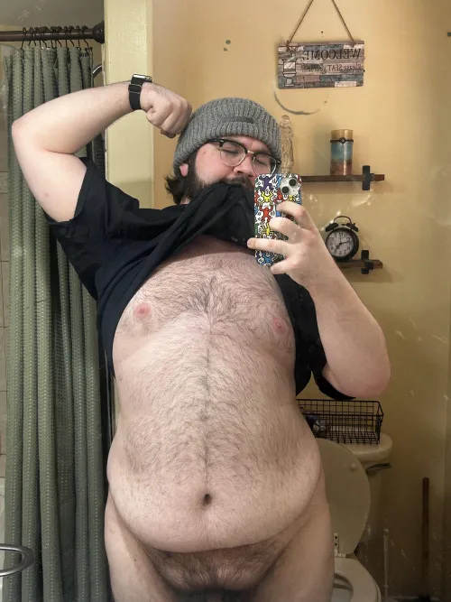 [21] Anyone looking for something long term? Anyone above 18 DM’s are open :) by Big_bear_79