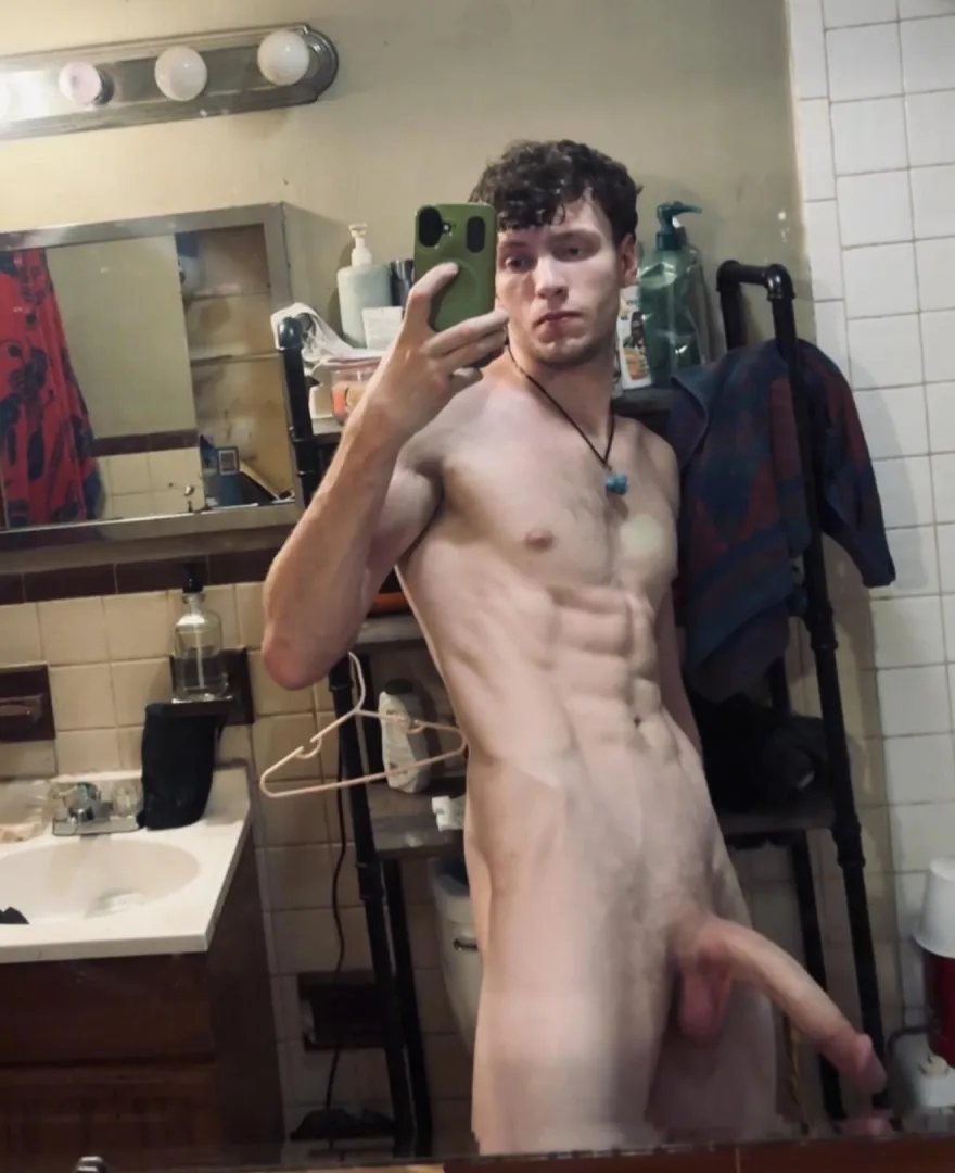 21 college athlete‍♂️ Hard to resist isn’t it?‍Let this BWC bring ur fantasies and kinks to life Dm open posted by _CollegeGuy_