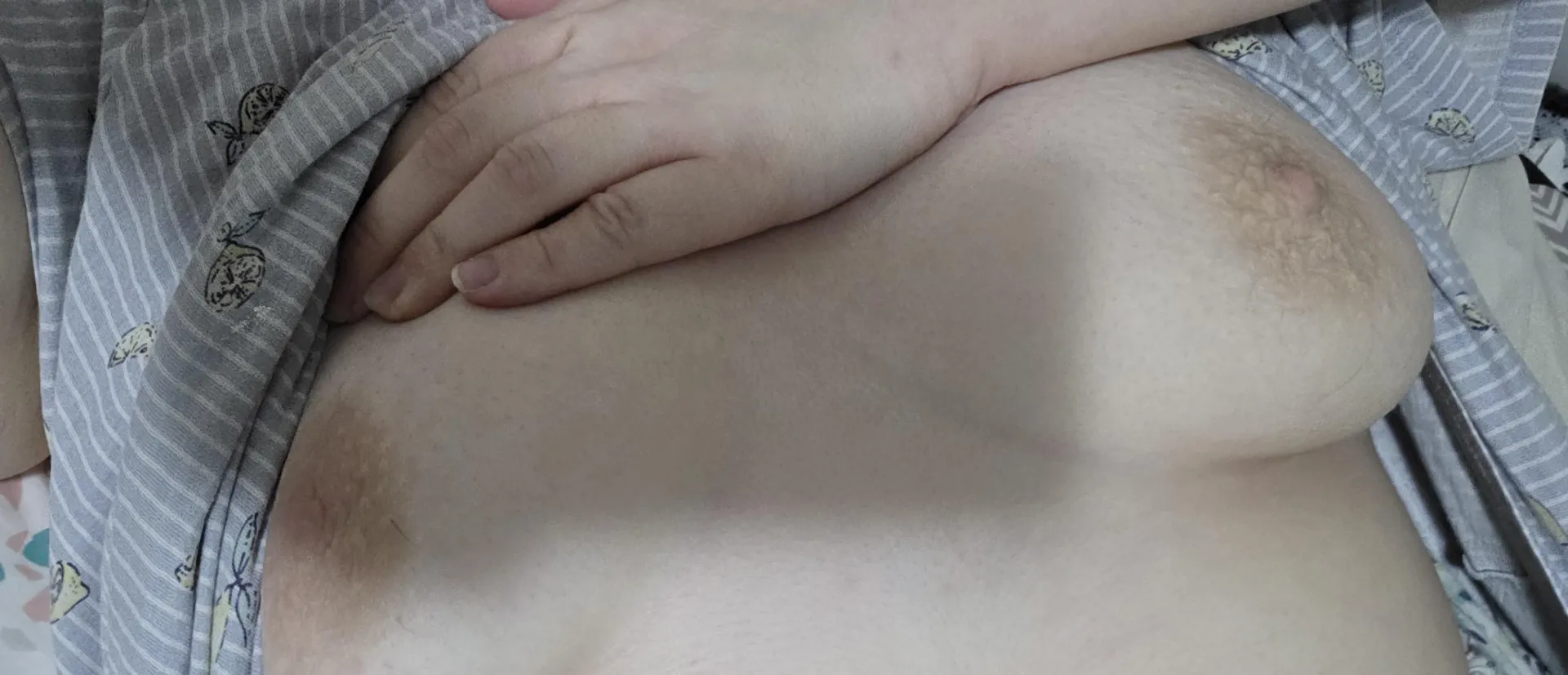 21 (f) finally able to relax after working on college assignments all day posted by Nervous_Law1131