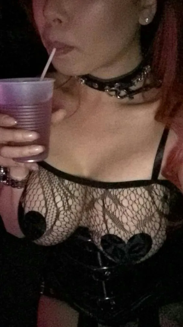 21 [F4M] My mouth’s dangerous, but you’ll beg to feel it again posted by randomlyusingreddit