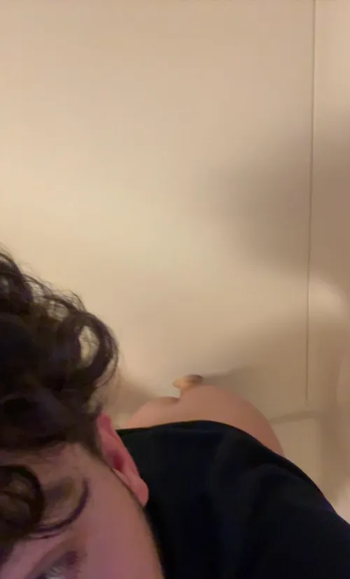 (21) Im in downtown Chicago right now hit me up if you want my ass, need dick badly by Spare-Choice-6643