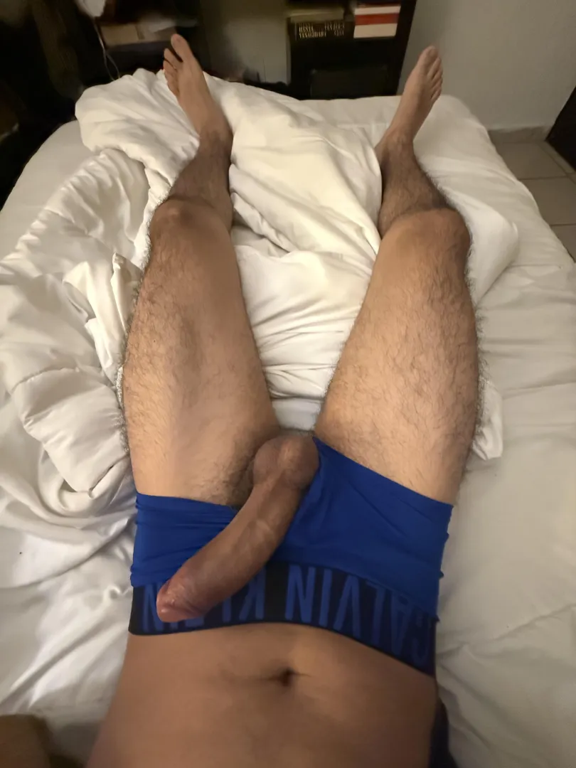 21 into big legs, big dick and older guys, snap: tomn269684 posted by Typical_Pen2626