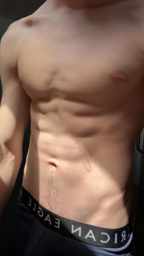 21 looking for chill fit/muscle bros, cool with nudity, not really looking to jerk off by Agitated_Good_2568
