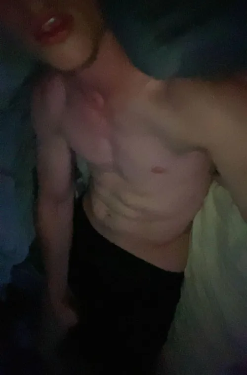 21 mf4, add me on snap blake.maxwell if interested too by Evening-Device202