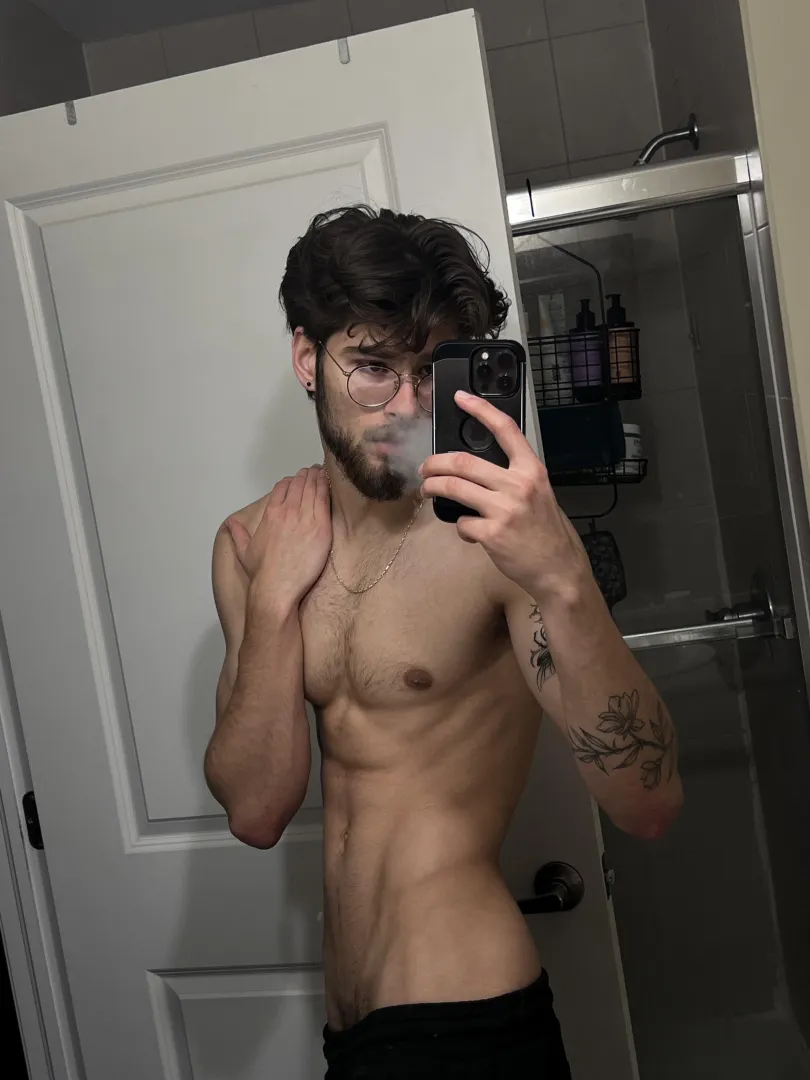 (21) Should I get cross faded tonight….or play it chill and get an early bed. One of the few nights I have the place to myself… posted by uniboycad