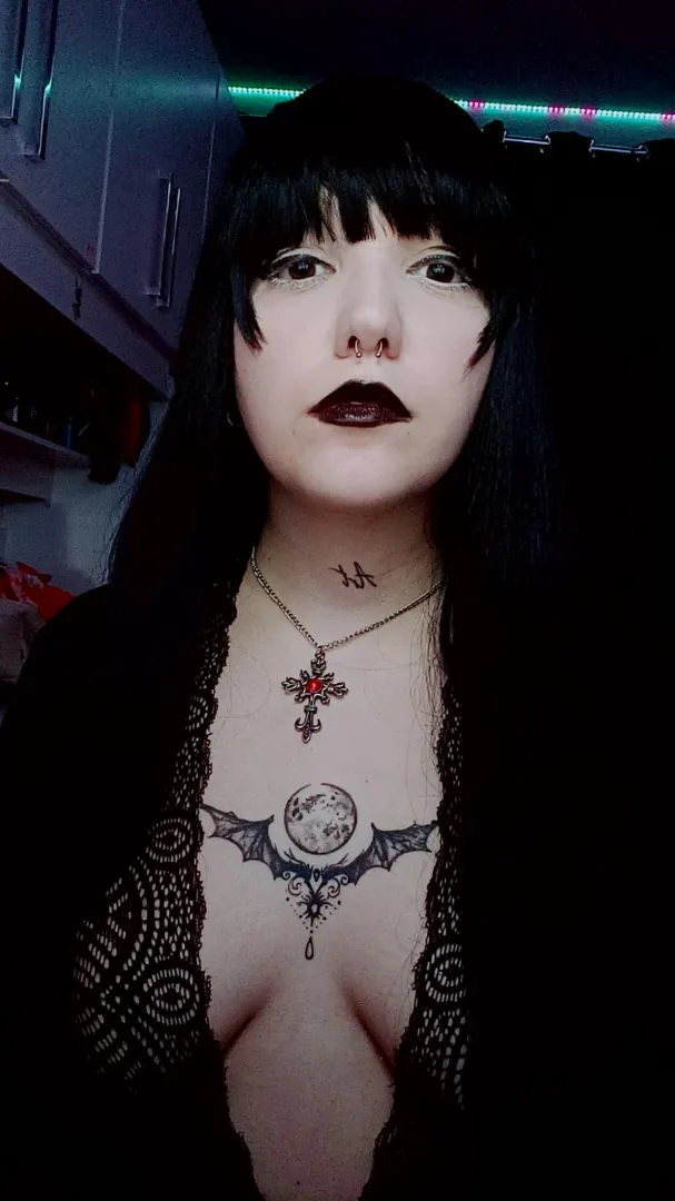 21DD posted by DowntownSeductress