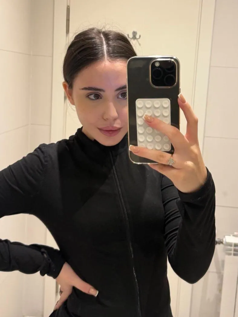 21F, energy overflowing, thoughts slightly reckless… locals, handle with care ;P posted by bittybasil