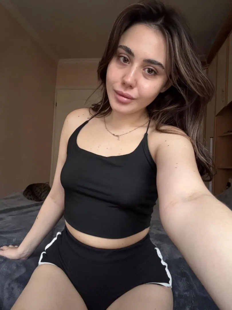 21F EU, restless, pacing, thinking, maybe it’s you who can actually make my mood interesting ;) posted by MangaLogicZ