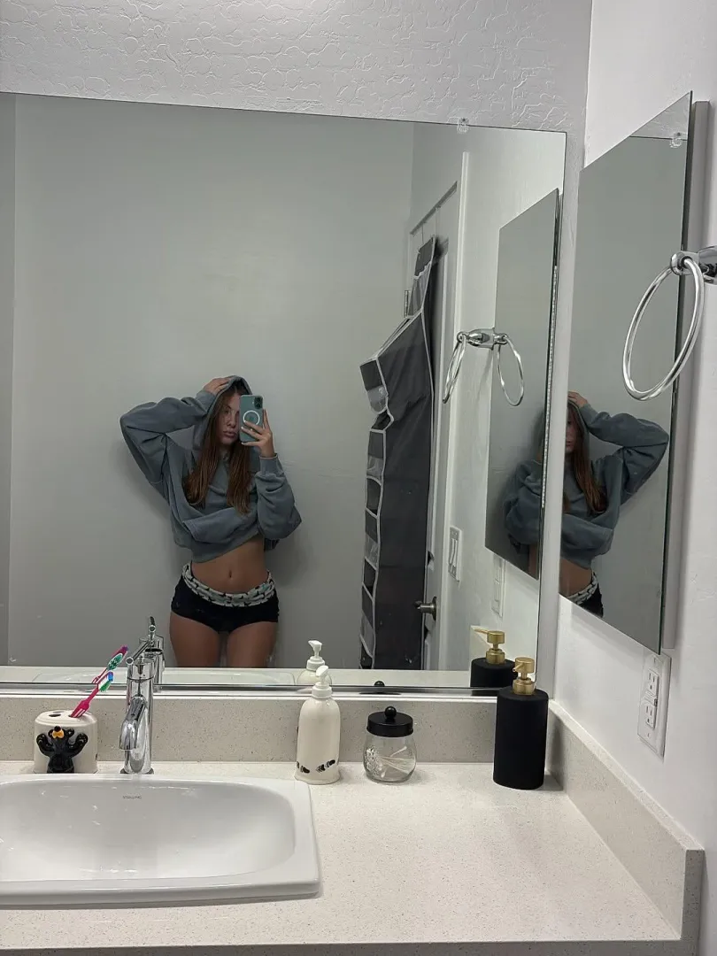 21F4M Sending Nude To Every Guy That React posted by nightcuti90