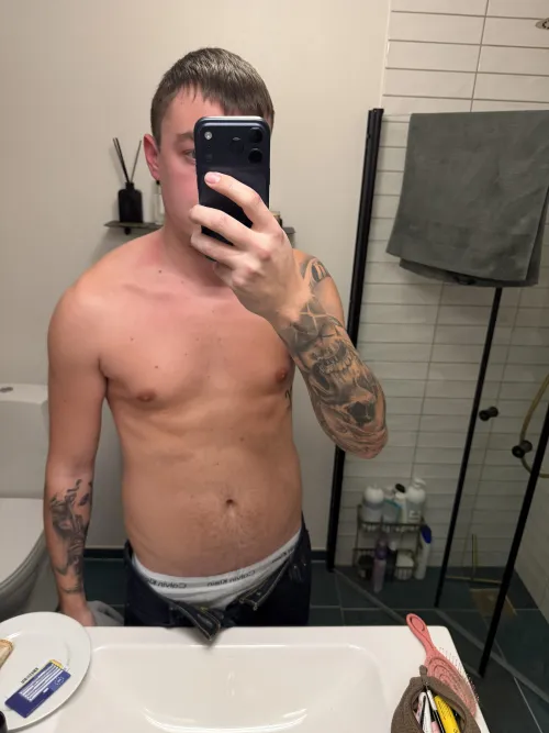 22 - En stor pik der vil hjælpe mig med ar komme? by Repulsive-Quote-8992