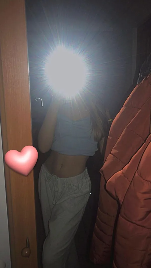 22 [f4m] #queens, visiting swedish girl with embarrassing kink posted by Slave4Ass