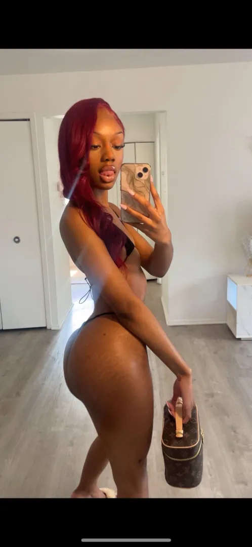 22 (F4m)Newbie in town with a heart as soft as my ass  posted by No_Acadia4592