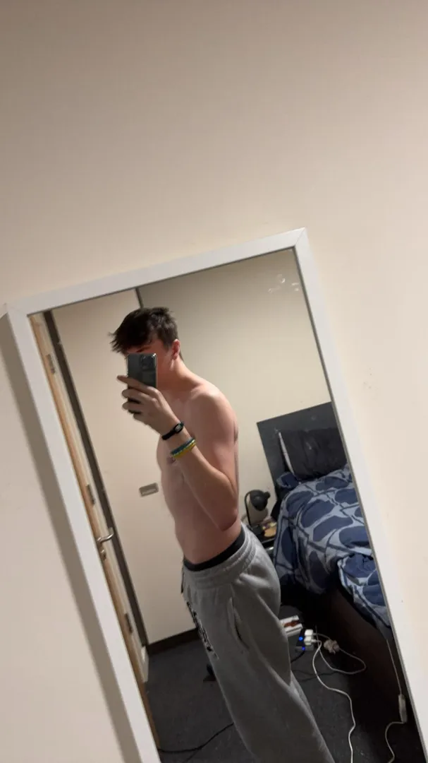 22 m bttm looking for vc posted by Sad_Quiet2901