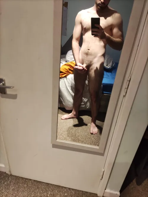 22 m South West. DL guy here. Any smooth bottoms/twinks wanna DM? by ProTomOO7