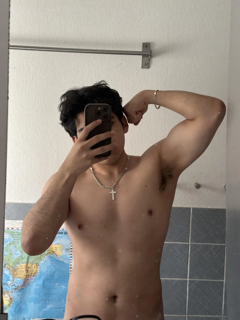 22 | Mexican dom top looking for submissive white boys posted by Cuellar06