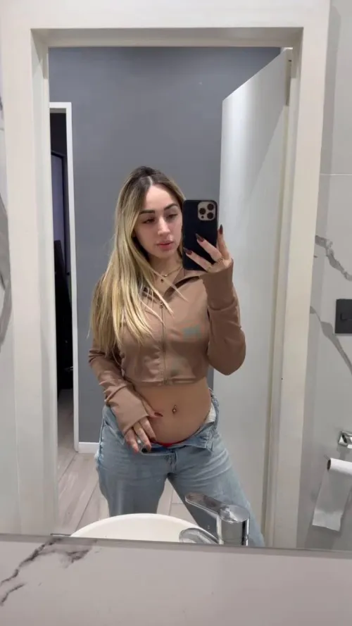 22F its been a while, need someone to finish me by valeriegwapx