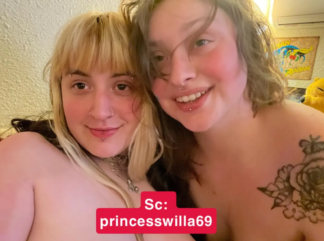 22f lesbians posted by Shards_of_glass_lol
