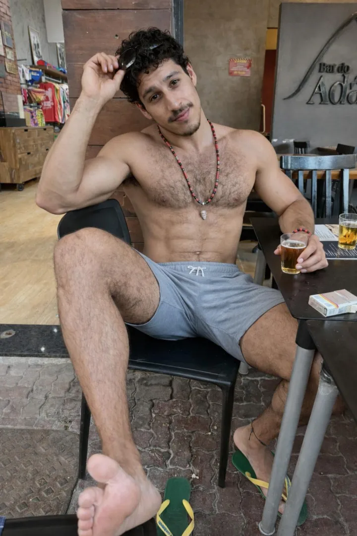 22M :) do you like this pic? posted by tshirtman786