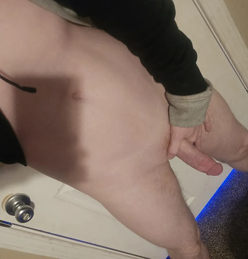 22m lookin to eat some pussy tonight posted by CTLSSGaming03