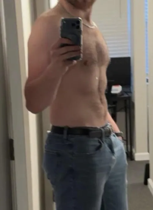 22M4MF Tall and hung, central IL or north Chicago by Front-Jump9735