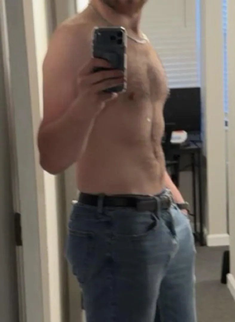 22M4MF Tall and hung, central IL or north Chicago posted by Front-Jump9735