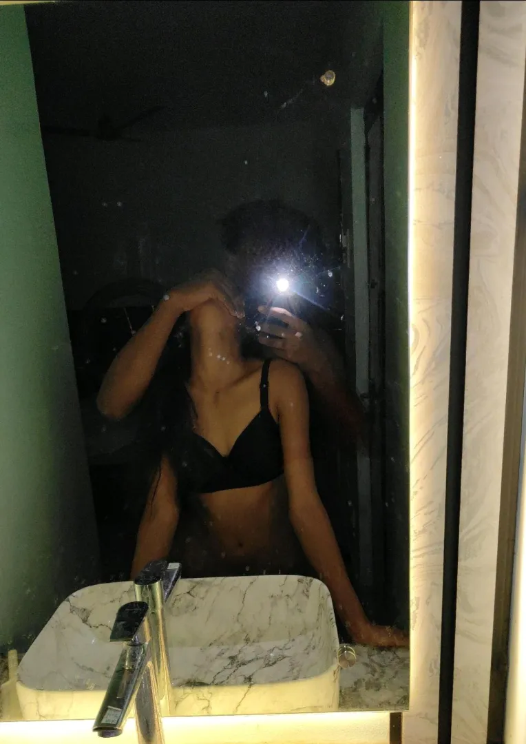 22MF looking for good looking couple to vibe, sharing fantasies,Pictures and possibly SRSP or SWAP posted by Thick_Procedure8634