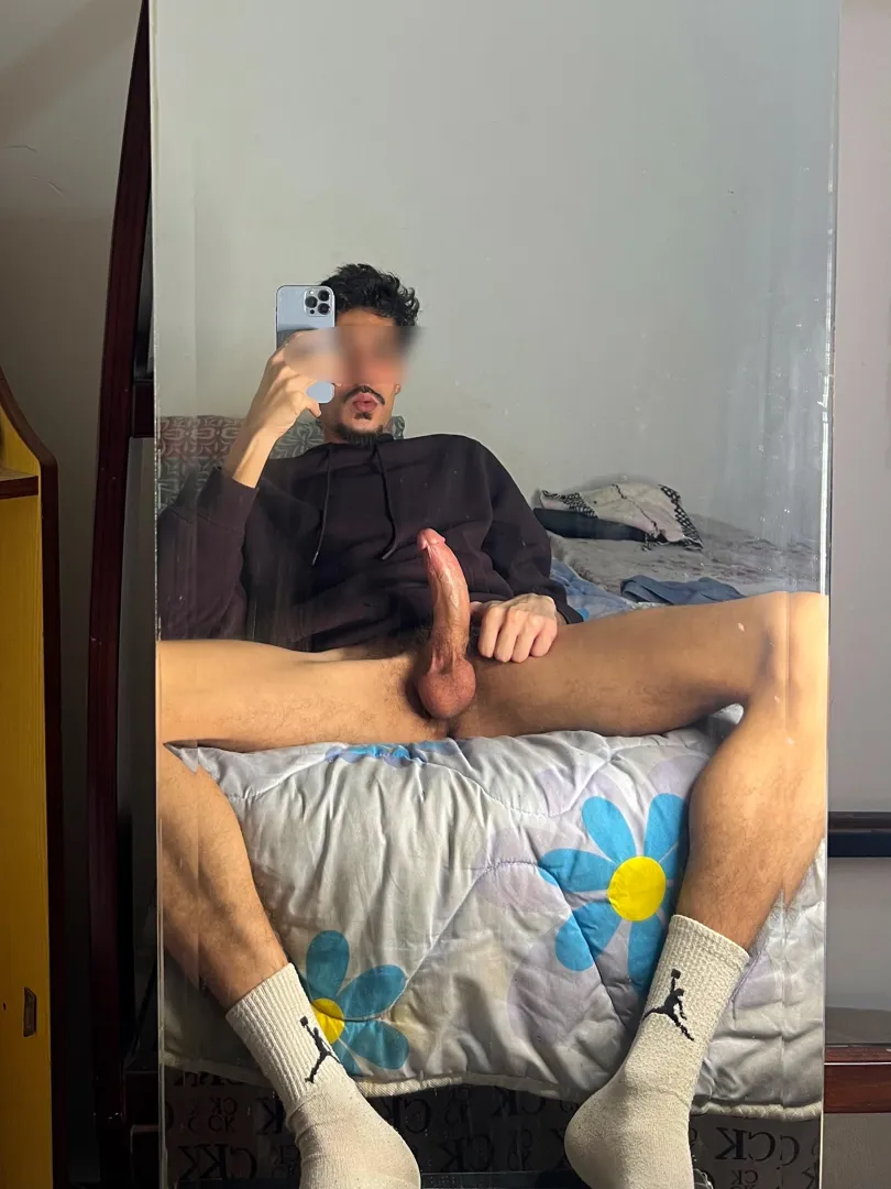 22yo, who's gonna be a good boy and give me head? posted by ThatNorthAfricanDude