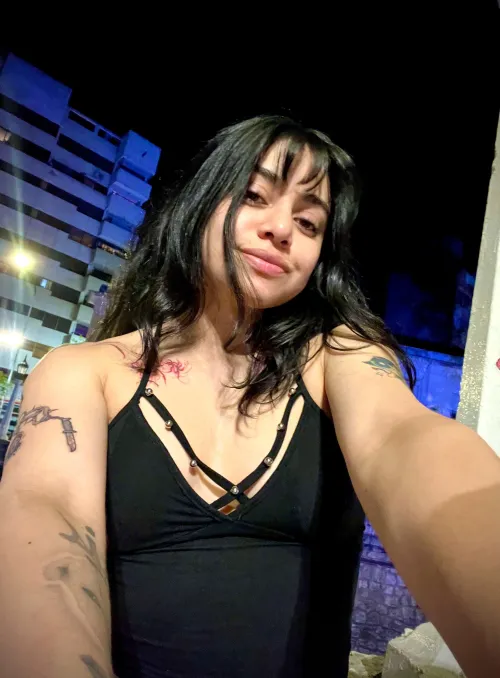 23 F4M innocent wifey vibes ! Would you make love to me nice and slow papi ! ❤️ by glowythorn9