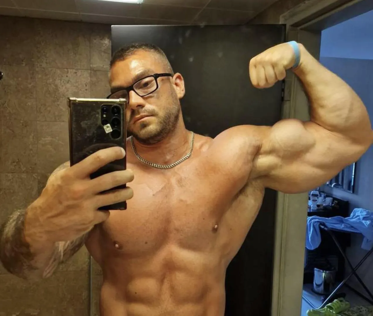 23” guns. Who can stack up? posted by Unfair_Classroom_321