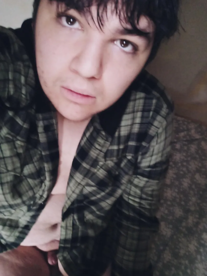 [ 23, (location) Texas ] Do I look like a chubby vampire? posted by Crazy-Assumption-927