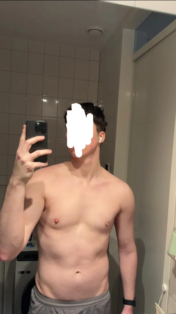 23 looking for other fit gym bros posted by Living_Inside_2922