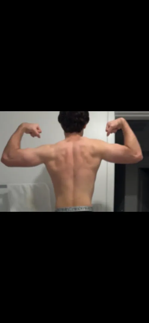 23 - looking for someone to talk to and get to know! Open to where it goes… witty banter  masc+ fit+ sc: Noah030970 by FaithlessnessNo4843