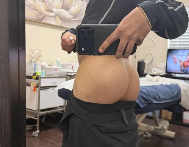 [23] looking to get my mouth filled with a dick today, discreet head. Send pics by SuspiciousSink2506