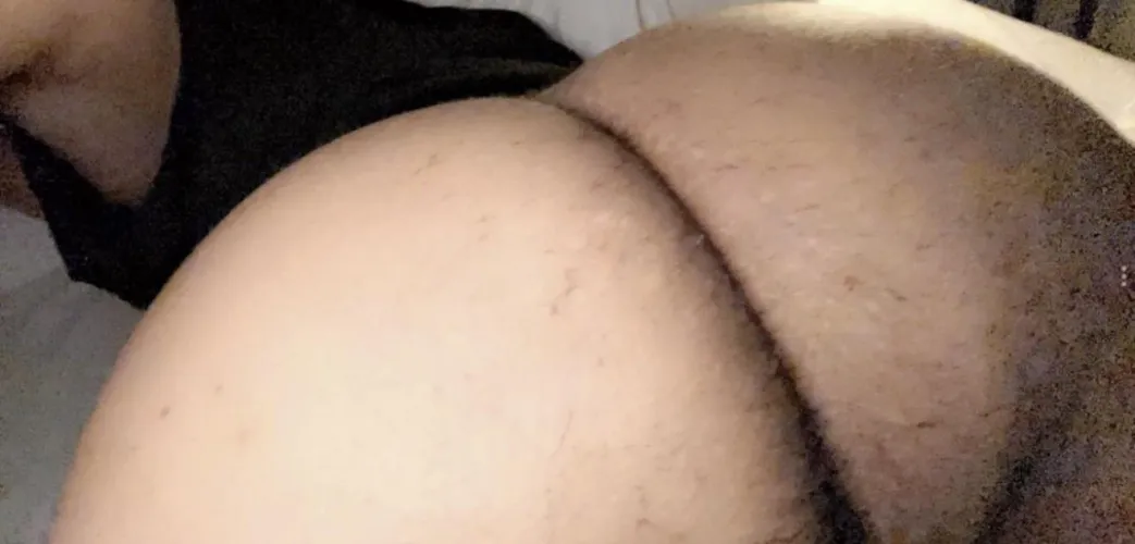 23 m Latino looking for FWB or someone to claim this hole for their own. I don’t host but can travel by AloneAndHim