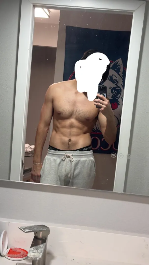 23 [M4F] #Orlando - Tall fit and hung can host and send pics dm me posted by Infamous-Figure-2669