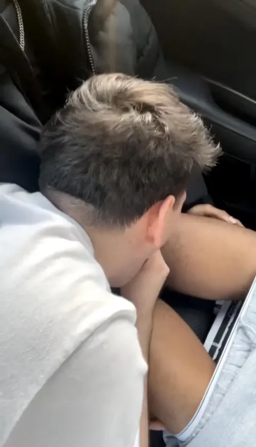 23 [M4M] Stamford - DL sucker looking to suck and swallow by matebates