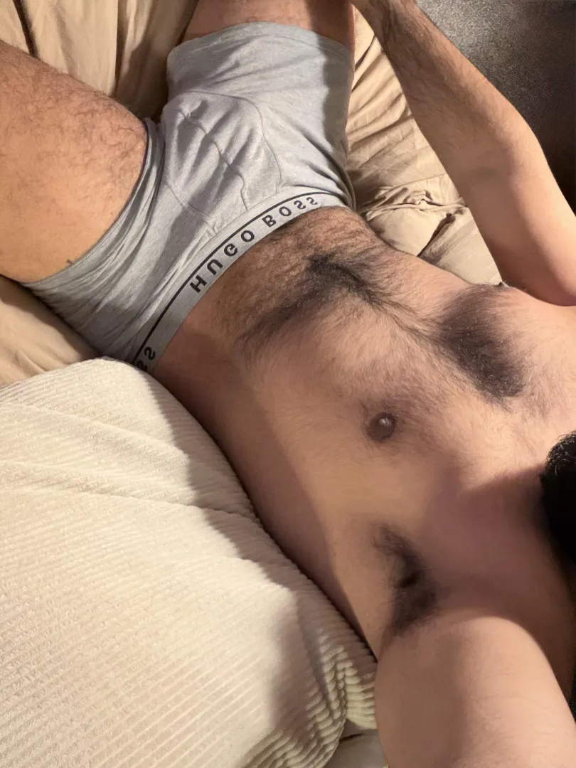 23 masc bro looking for chill masc bros to vibe with long term. Hmu posted by Tricky-Ad-3909