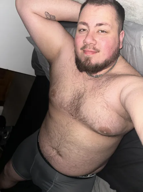 23 masculine top here looking for 30+ bottom preferably chubby by DeskZealousideal7140