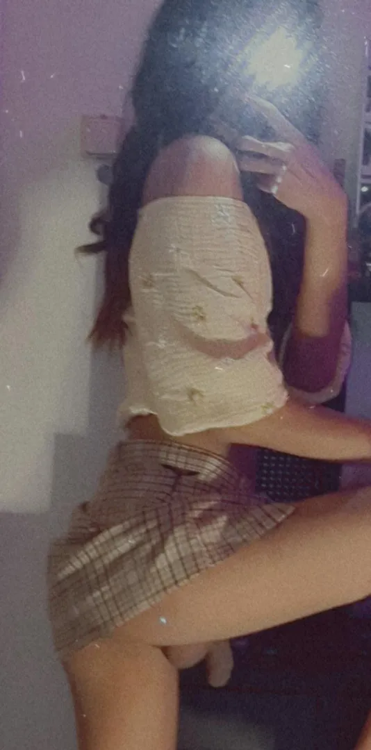 [23] Ugh werk verveelt me, wil jij me vermaken? posted by Sluttybottom123