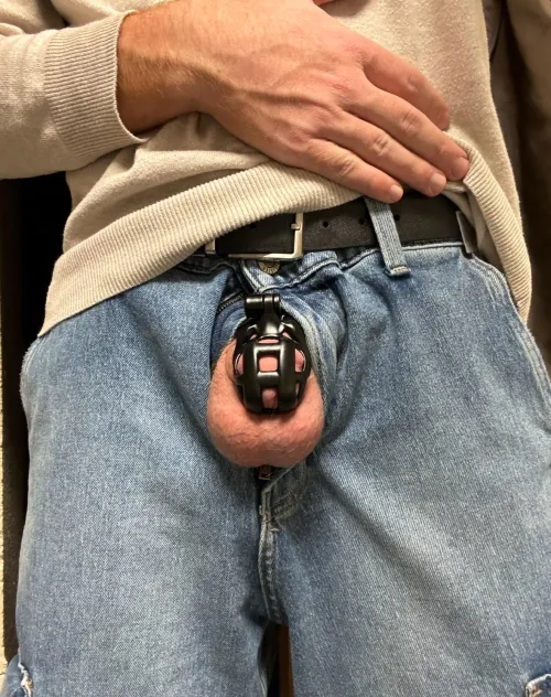 (23m) Caged fit check by Altruistic_Body8841