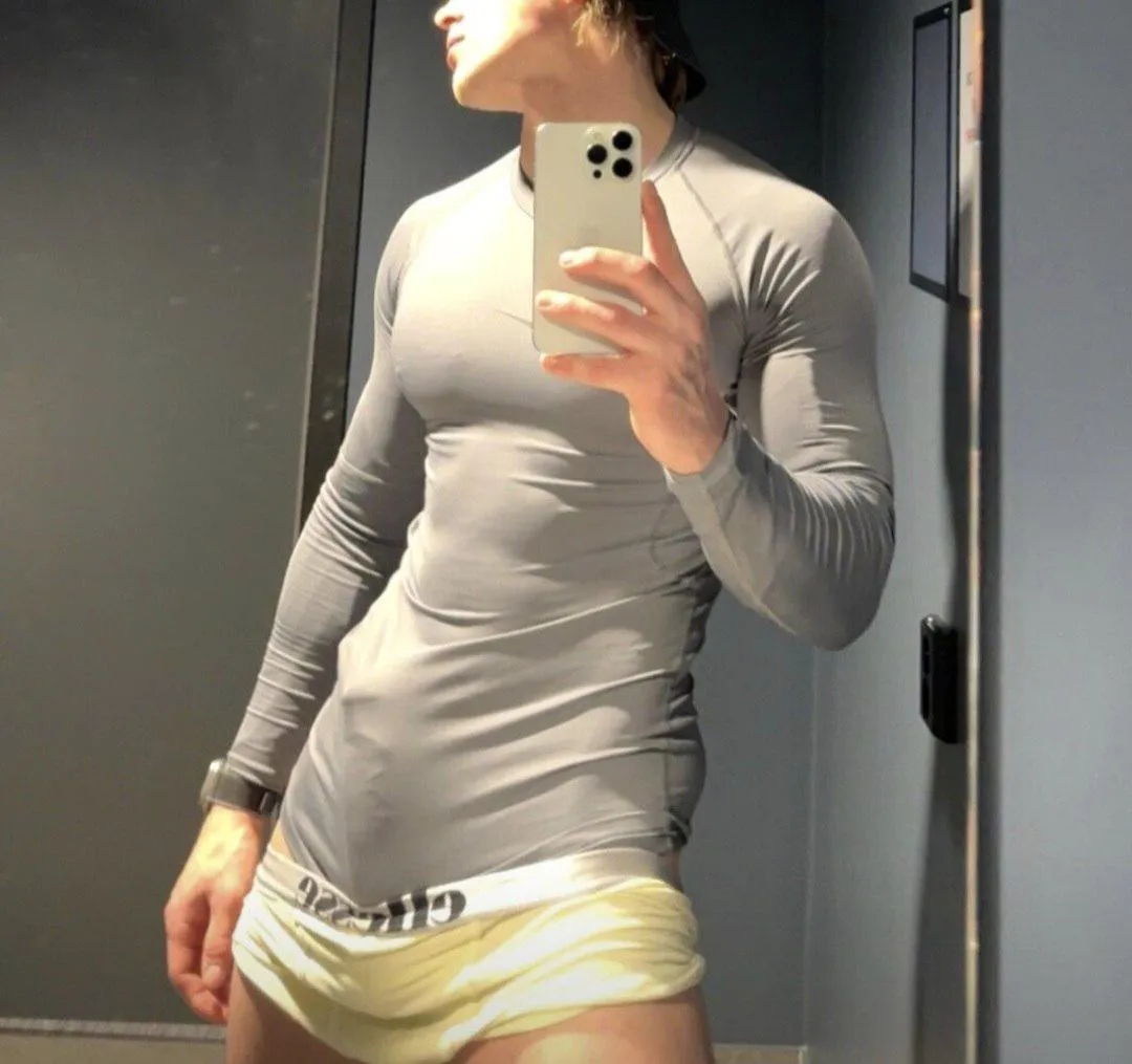 23M, just finished a workout, getting into locker room showers now, all welcome  posted by Fun_Hat8713