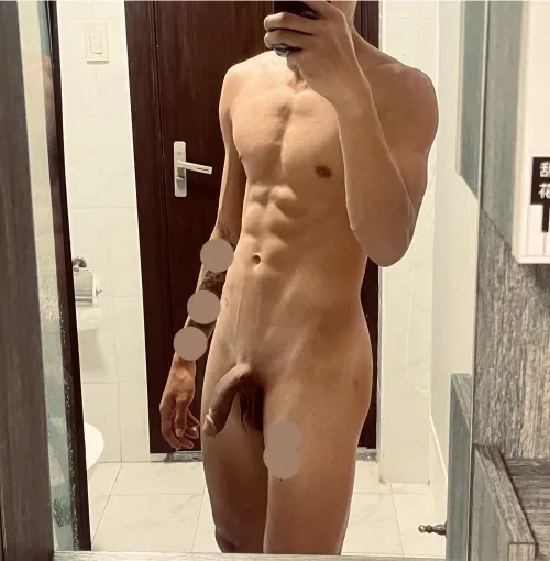 23[M4F] or [M4C]. LF ons/fubu. 6’3Tall goodlooking by Training_Dot638