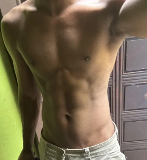 23[m4f] Paris - athlète professionnel, je cherche quelqu'un qui puisse tenir des heures sans s'évanouir. Envie d'un petit défi ? by Ill-Tomorrow2453