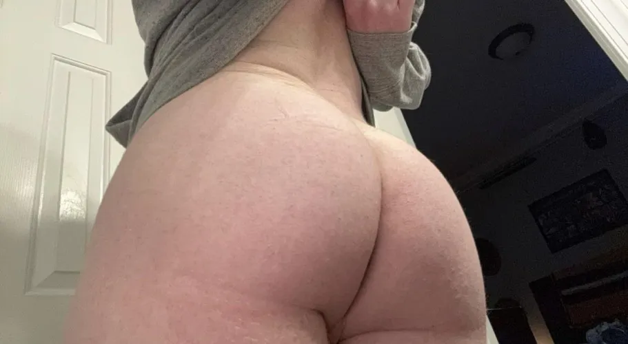 (24) Give it a nice slap. by JustinPhantomXOXO