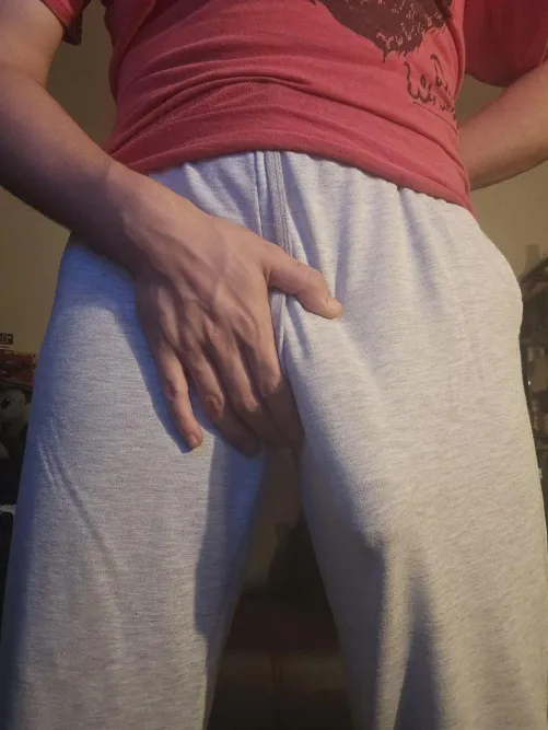 (24) Grey sweatpants moment by [deleted]
