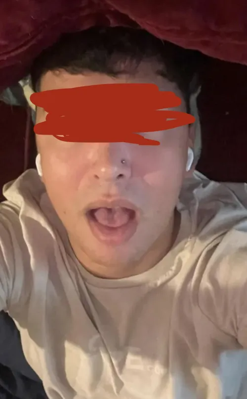 24 [M4M] #Seattle - Needing a new FWB. Any guys need some toe curling deep throat? Cock milker here, kick back & get slow drained. Straight guys welcome, I hear my mouth is better than pussy. BWC is my favorite but not required. You can even breed me by SubmissiveBoyForever