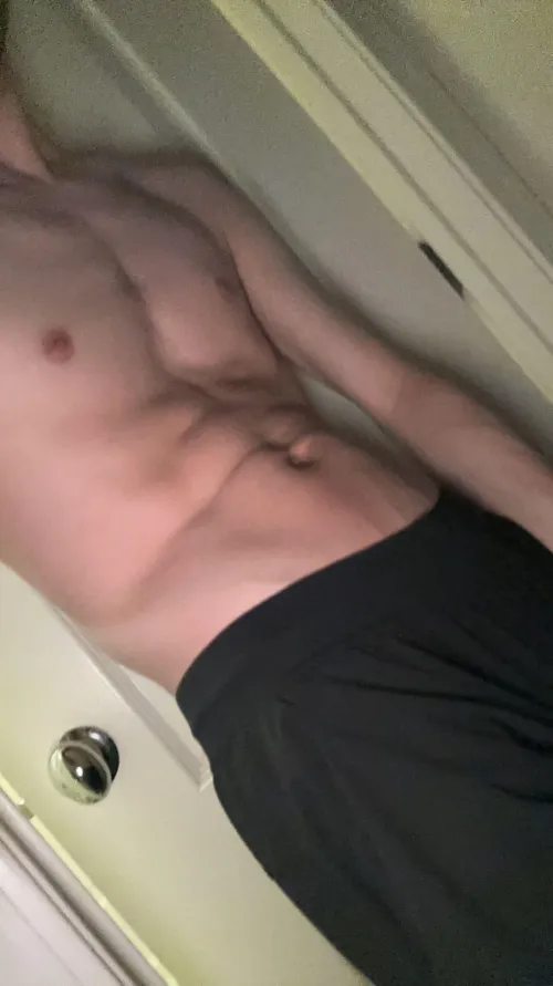 24 white us lookin for chill good lookin masc fit outdoors gym muscular bros any jacked sporty gym bro that wanna swap/vibe clarsn3397 hung fit by LarR2510