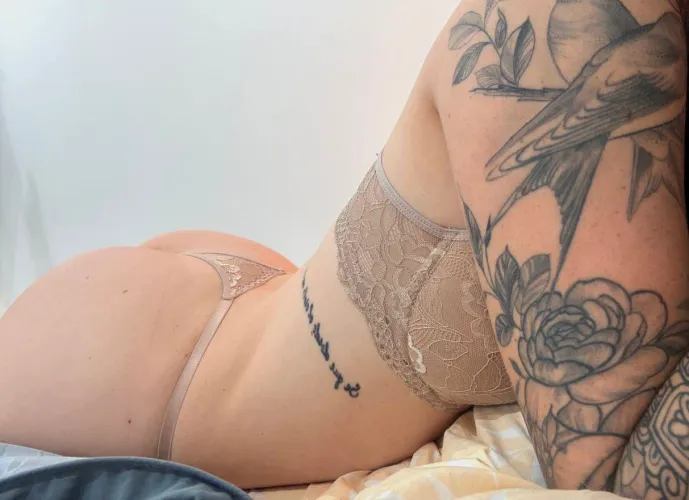 24 y.o. (F) T'G - agu_za DM me your load by EightBait06