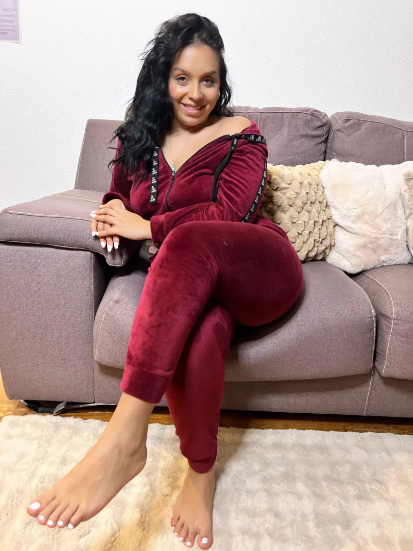 24 ys old but still naughty and tight enough posted by Galadriel69_