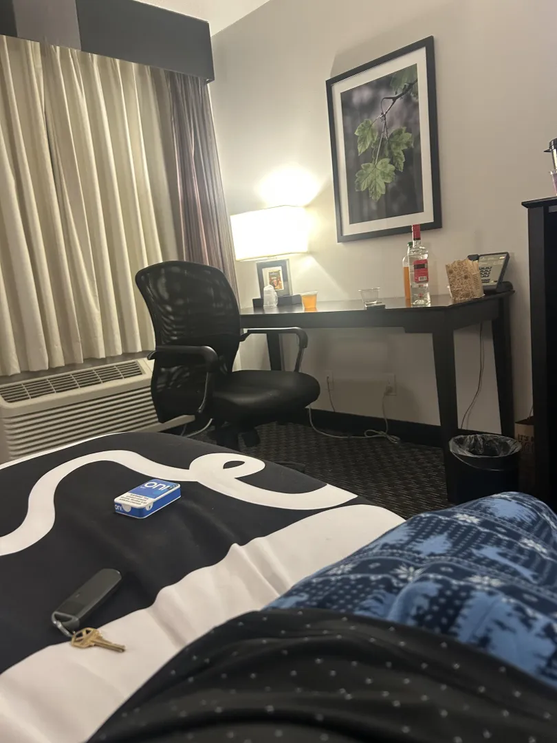 24/20 [MF4MF] #Oberlin - 24/20 Younger MF couple getting a hotel tonight near strongsville, looking for a women to join us. Maybe another couple. Send us a message posted by allisonnjayden